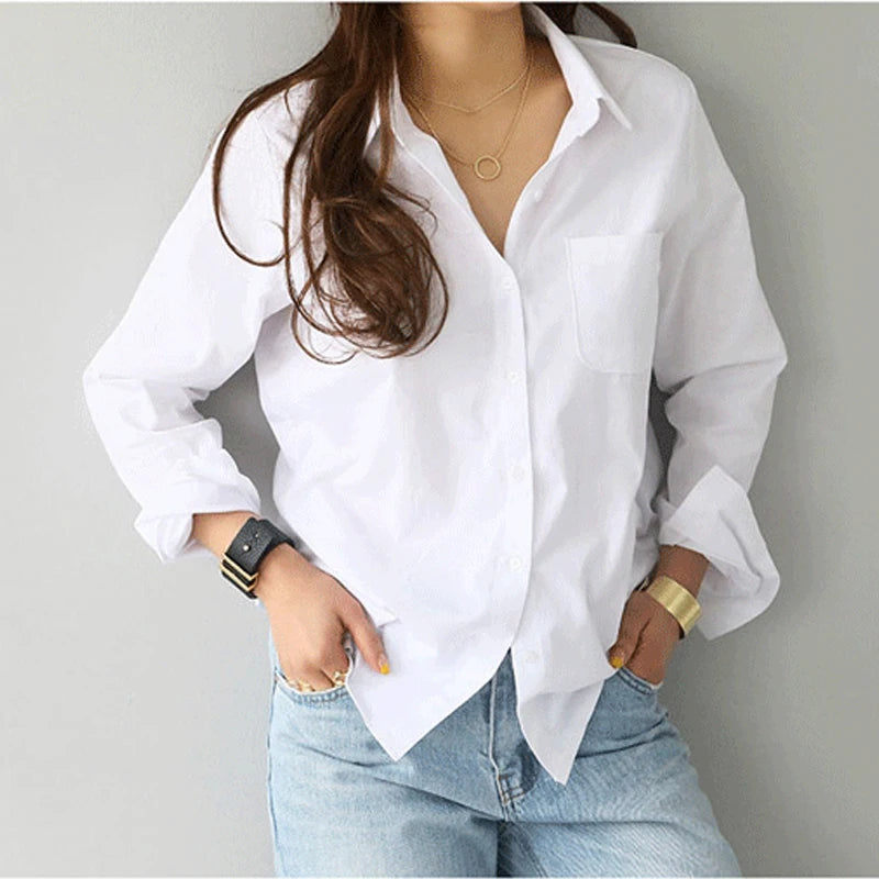 "Camisa Casual Branca Feminina de Algodão, Manga Longa, Corte Regular Fit: Elegância e Conforto para o Dia a Dia"